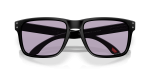 แว่นกันแดด Oakley Holbrook XXL (A) OO9487F-03 Matte Black Prizm Slate แว่นกันแดด Oakley OO9487F-03 close-up ด้านหน้า