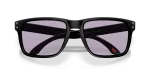 แว่นกันแดด Oakley OO9487F-03 close-up ด้านหน้า