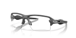แว่นกันแดด Oakley OO9488-07 มุมเฉียง สีเหล็ก สำหรับผู้ชาย