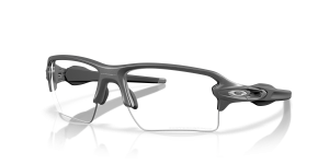 แว่นกันแดด Oakley OO9488-07 มุมเฉียง สีเหล็ก สำหรับผู้ชาย