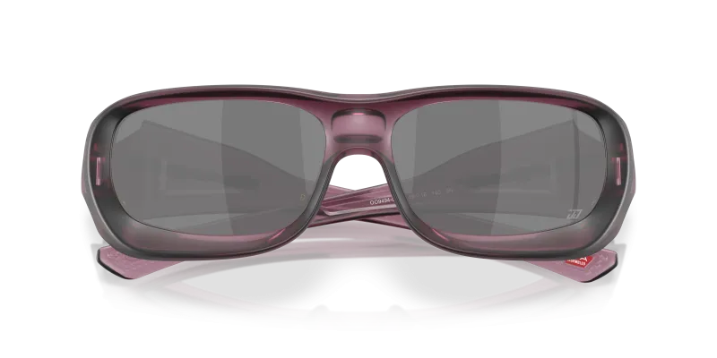 แว่นกันแดด Oakley OO9494-06 close-up ด้านหน้า