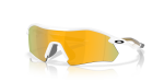 แว่นกันแดด Oakley OO9495D-05 มุมเฉียง สี Polished White สำหรับผู้ใช้ทุกเพศ