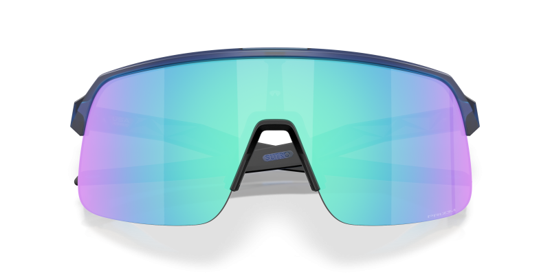 แว่นกันแดด Oakley OO9496-03 close-up ด้านหน้า