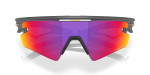 แว่นกันแดด Oakley Sphaera Slash OO9499-06 Matte Carbon Prizm Road แว่นกันแดด Oakley OO9499-06 close-up ด้านหน้า