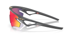 แว่นกันแดด Oakley Sphaera Slash OO9499-06 Matte Carbon Prizm Road แว่นกันแดด Oakley OO9499-06 มุมข้าง ขาแว่นสี Matte Carbon