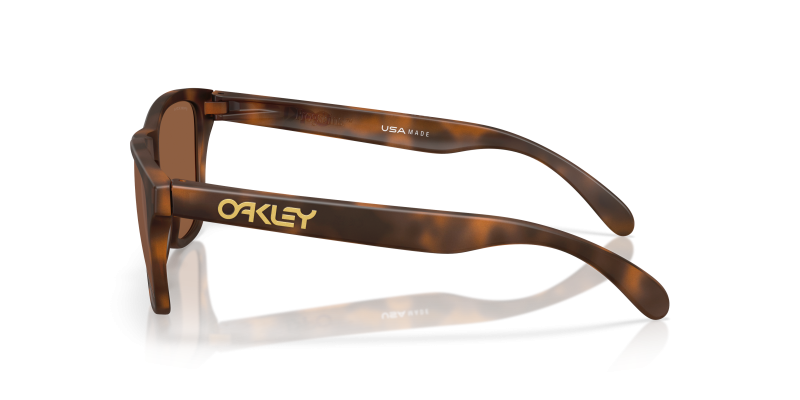 แว่นกันแดด Oakley OO9508-03 มุมข้าง ขาแว่นสีลายเต่าด้าน