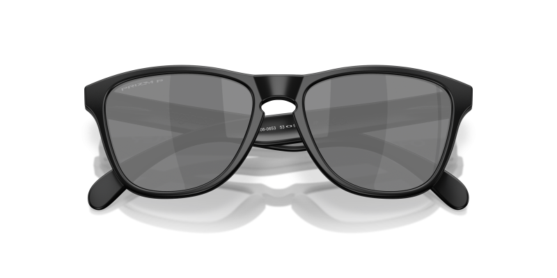 แว่นกันแดด Oakley OO9508-06 close-up ด้านหน้า