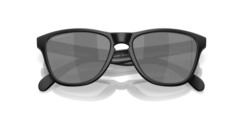 แว่นกันแดด Oakley OO9508-06 close-up ด้านหน้า