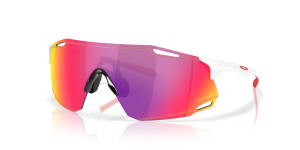 แว่นกันแดด Oakley OO9513D-03 มุมเฉียง สี Polished White สำหรับผู้ใช้ทุกเพศ