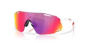 แว่นกันแดด Oakley OO9513D-03 มุมเฉียง สี Polished White สำหรับผู้ใช้ทุกเพศ