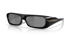 แว่นกันแดด Oakley OO9520-01 มุมเฉียง สีดำ สำหรับผู้ใช้ทุกเพศ