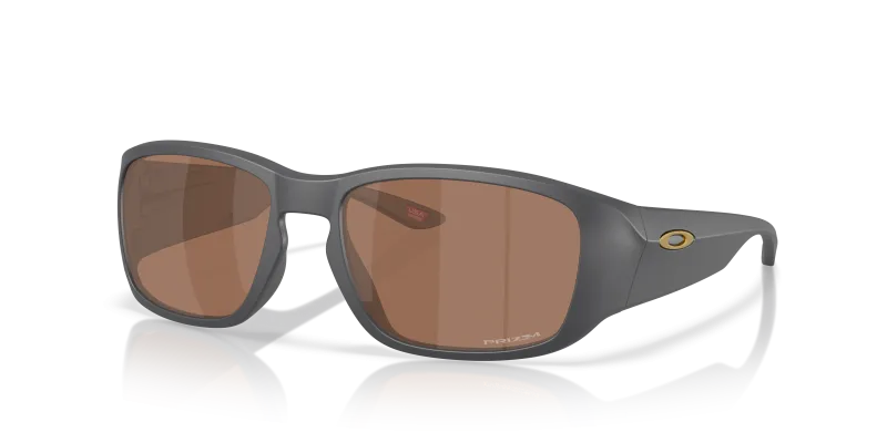 แว่นกันแดด Oakley OO9521-06 มุมเฉียง สี Matte Carbon สำหรับผู้ชาย