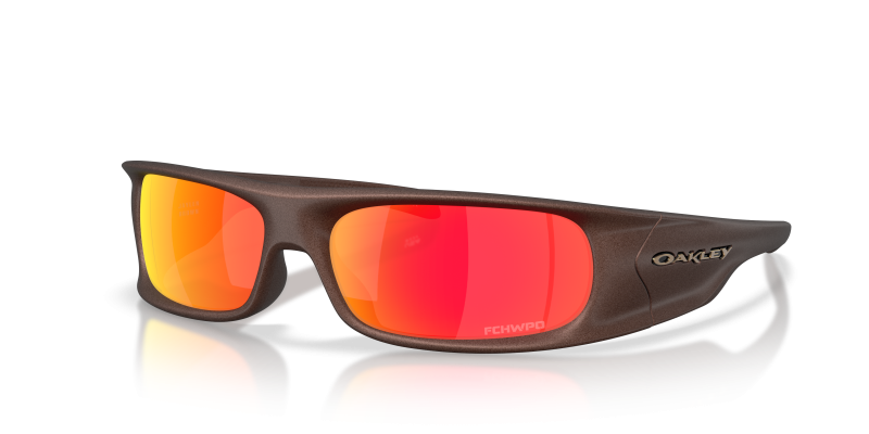 แว่นกันแดด Oakley OO9522-06 มุมเฉียง สี Corten สำหรับผู้ใช้ทุกเพศ