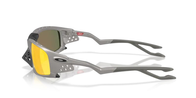 แว่นกันแดด Oakley OO9529-05 มุมข้าง ขาแว่นสีไทเทเนียม