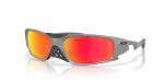 แว่นกันแดด Oakley OO9529-05 มุมเฉียง สีไทเทเนียม สำหรับผู้ใช้ทุกเพศ