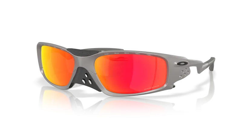 แว่นกันแดด Oakley OO9529-05 มุมเฉียง สีไทเทเนียม สำหรับผู้ใช้ทุกเพศ
