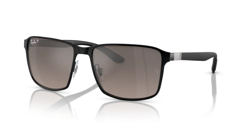 แว่นกันแดด Rayban RB3721CH-186/5J Black On Black Polar Dark Grey แว่นกันแดด Rayban RB3721CH-186/5J มุมเฉียง สีดำพื้นดำ สำหรับผู้ใช้ทุกเพศ