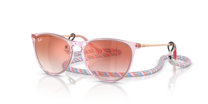 แว่นกันแดด Rayban RJ9060SF-7226V0 มุมเฉียง สีม่วงโปร่งใส สำหรับเด็กผู้หญิง