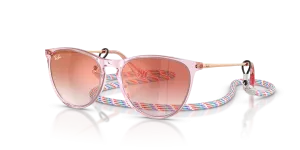 แว่นกันแดด Rayban RJ9060SF-7226V0 มุมเฉียง สีม่วงโปร่งใส สำหรับเด็กผู้หญิง
