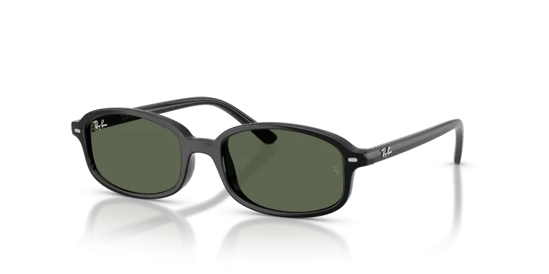 แว่นกันแดด Rayban RJ9132SF-100/31 มุมเฉียง สีดำ สำหรับเด็กทุกเพศ