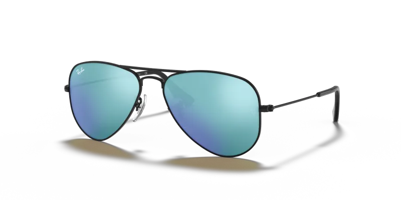 แว่นกันแดด Rayban Junior Aviator RJ9506S-201/55 Black Blue Flash แว่นกันแดด Rayban RJ9506S-201/55 มุมเฉียง สีดำ สำหรับเด็กทุกเพศ