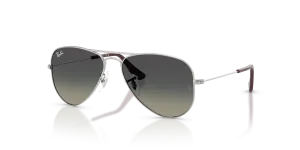 แว่นกันแดด Rayban RJ9506S-302/11 มุมเฉียง สีเงิน สำหรับเด็กทุกเพศ