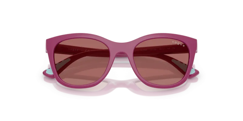 แว่นกันแดด Vogue VJ2028-321169 close-up ด้านหน้า