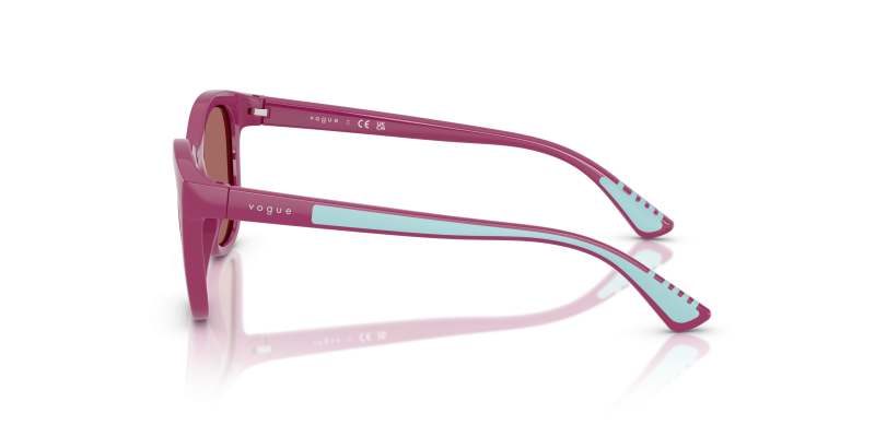 แว่นกันแดด Vogue VJ2028-321169 มุมข้าง ขาแว่นม่วงเต็ม/ยางสีฟ้า