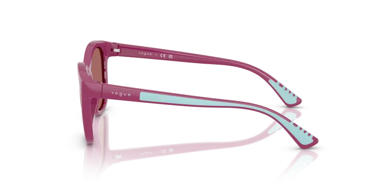 แว่นกันแดด Vogue VJ2028-321169 มุมข้าง ขาแว่นม่วงเต็ม/ยางสีฟ้า