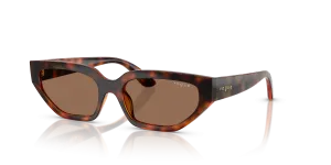 แว่นกันแดด Vogue VJ2029-W65673 มุมเฉียง สีฮาวานาเข้ม สำหรับเด็กผู้หญิง