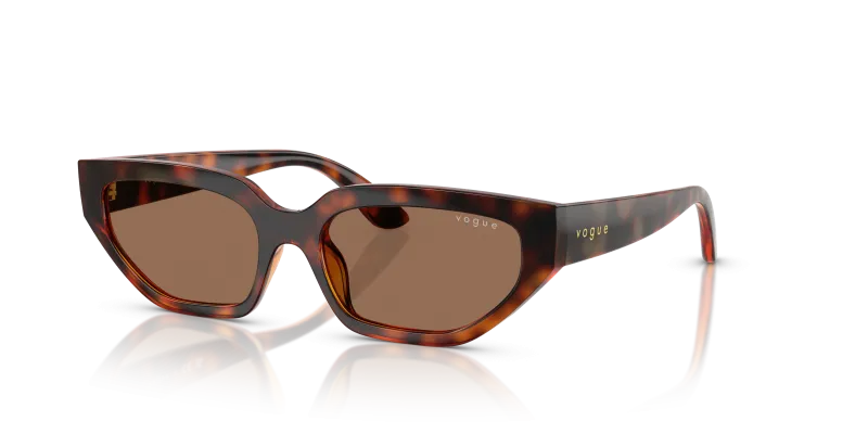 แว่นกันแดด Vogue VJ2029-W65673 มุมเฉียง สีฮาวานาเข้ม สำหรับเด็กผู้หญิง