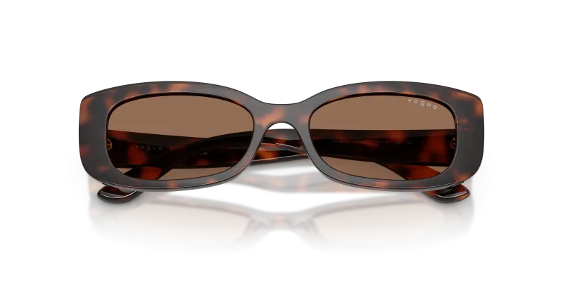 แว่นกันแดด Vogue VJ2031-271873 close-up ด้านหน้า