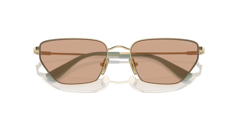 แว่นกันแดด Vogue VO4316S-848/3 close-up ด้านหน้า