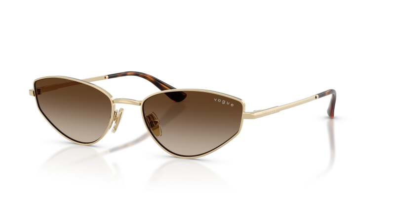 แว่นกันแดด Vogue VO4339S-848/13 Pale Gold Brown Gradient แว่นกันแดด Vogue VO4339S-848/13 มุมเฉียง สีทองอ่อน สำหรับผู้หญิง