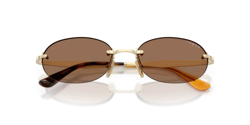 แว่นกันแดด Vogue VO4342S-848/73 close-up ด้านหน้า