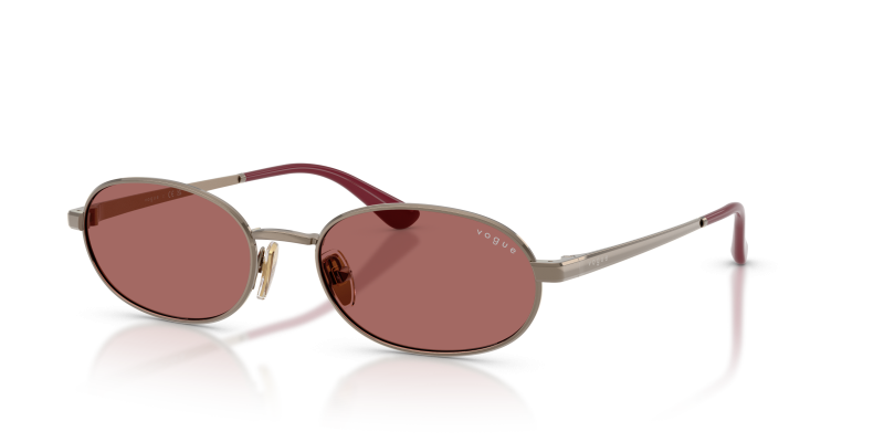 แว่นกันแดด Vogue VO4353S-513869 มุมเฉียง สีน้ำตาลอ่อน สำหรับผู้หญิง