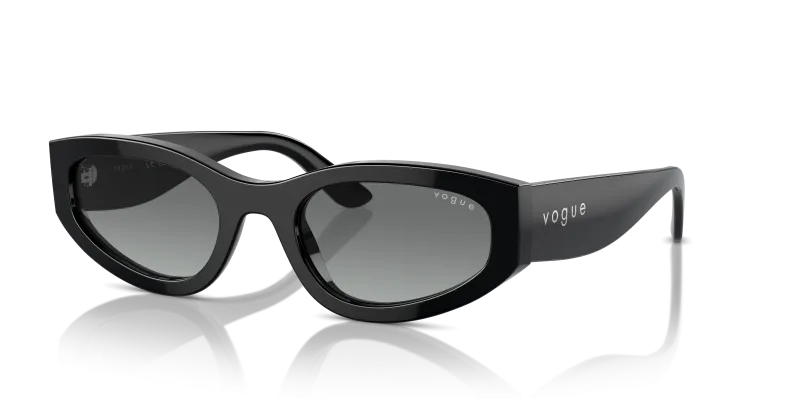 แว่นกันแดด Vogue VO5585S-W44/11 มุมเฉียง สีดำ สำหรับผู้หญิง