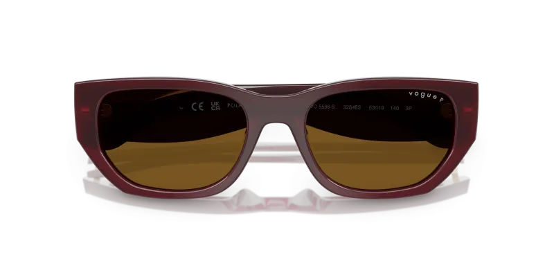 แว่นกันแดด Vogue VO5586S-328483 close-up ด้านหน้า