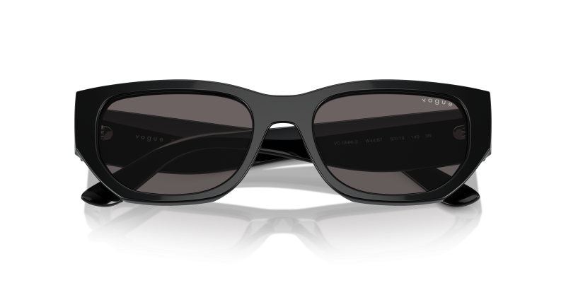 แว่นกันแดด Vogue VO5586S-W44/87 close-up ด้านหน้า