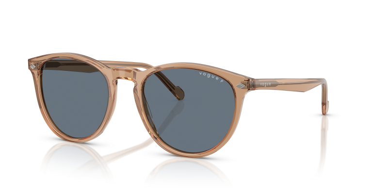 แว่นกันแดด Vogue VO5599S-31894Y Transparent Brown Blue Polar แว่นกันแดด Vogue VO5599S-31894Y มุมเฉียง สีน้ำตาลโปร่งใส สำหรับผู้ชาย