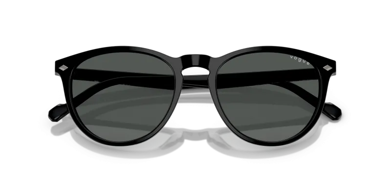 แว่นกันแดด Vogue VO5599S-W44/87 close-up ด้านหน้า