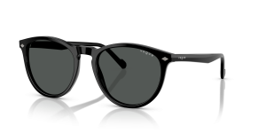 แว่นกันแดด Vogue VO5599S-W44/87 มุมเฉียง สีดำ สำหรับผู้ชาย