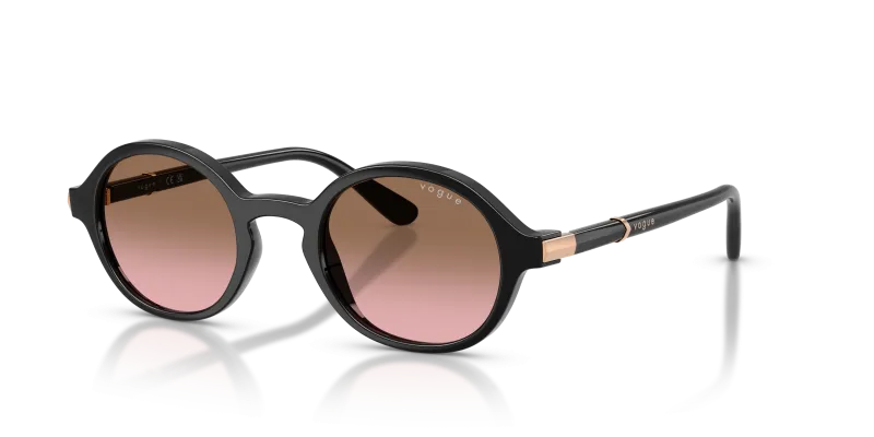 แว่นกันแดด Vogue VO5692S-W44/14 Black Brown Pink Gradient แว่นกันแดด Vogue VO5692S-W44/14 มุมเฉียง สีดำ สำหรับผู้หญิง