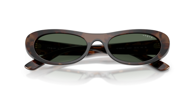 แว่นกันแดด Vogue VO5695SU-327971 close-up ด้านหน้า