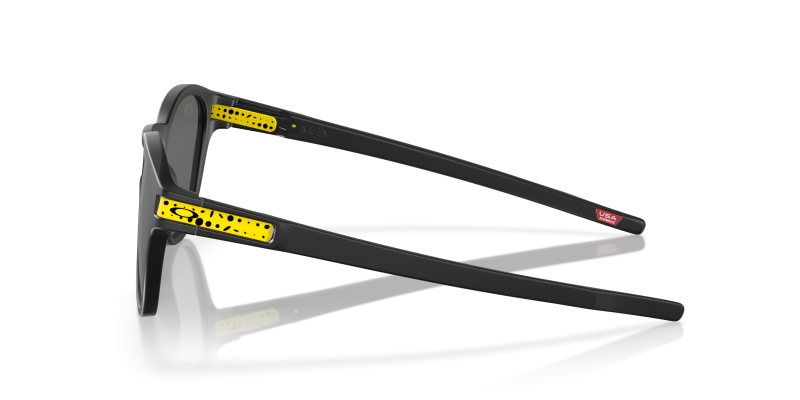 แว่นกันแดด Oakley Latch OO9265-69 มุมข้าง