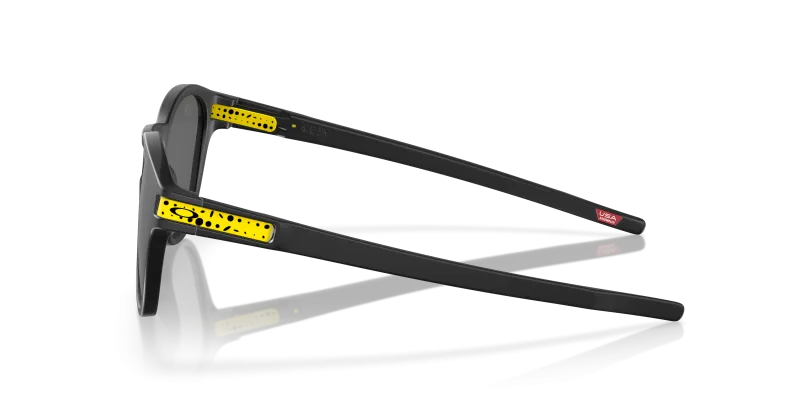 แว่นกันแดด Oakley Latch OO9265-69 มุมข้าง