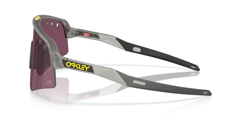 แว่นกันแดด Oakley Sutro Lite Sweep OO9465-32 เทาหมึกด้าน มุมข้าง