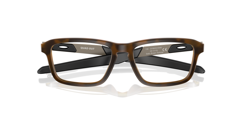 Oakley Quad Out OY8023-03 close-up ด้านหน้า