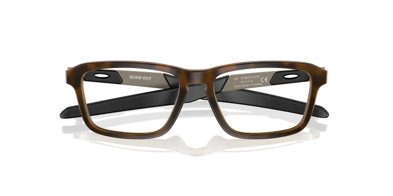 Oakley Quad Out OY8023-03 close-up ด้านหน้า