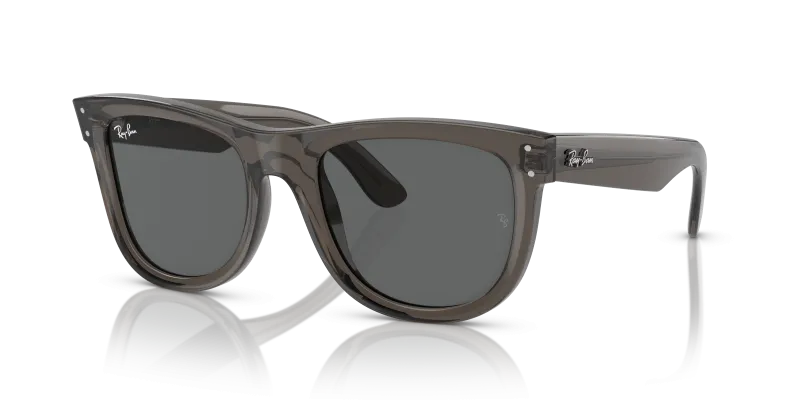 แว่นกันแดด Rayban Wayfarer Reverse RBR0502S-6707GR Transparent Dark Grey Rayban Wayfarer Reverse RBR0502S-6707GR เทาเข้มโปร่งใส แว่นกันแดดทรงสี่เหลี่ยมจัตุรัส